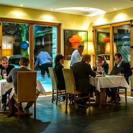 Restaurant Auerhahn Konukevi