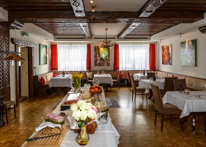 ゲストハウス Restaurant Auerhahn 3*