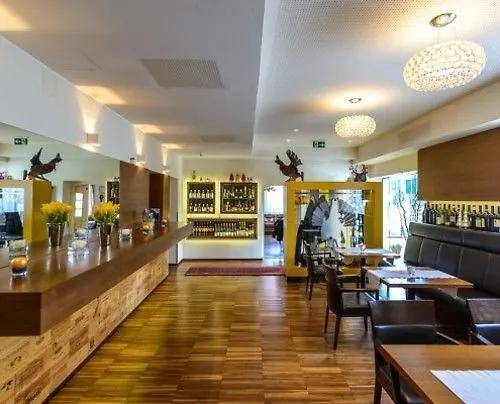 ゲストハウス Restaurant Auerhahn
