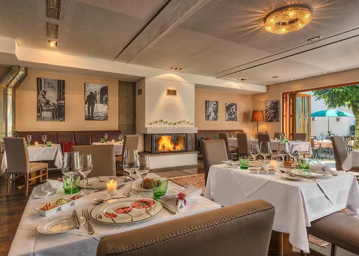 ゲストハウス Restaurant Auerhahn 3*